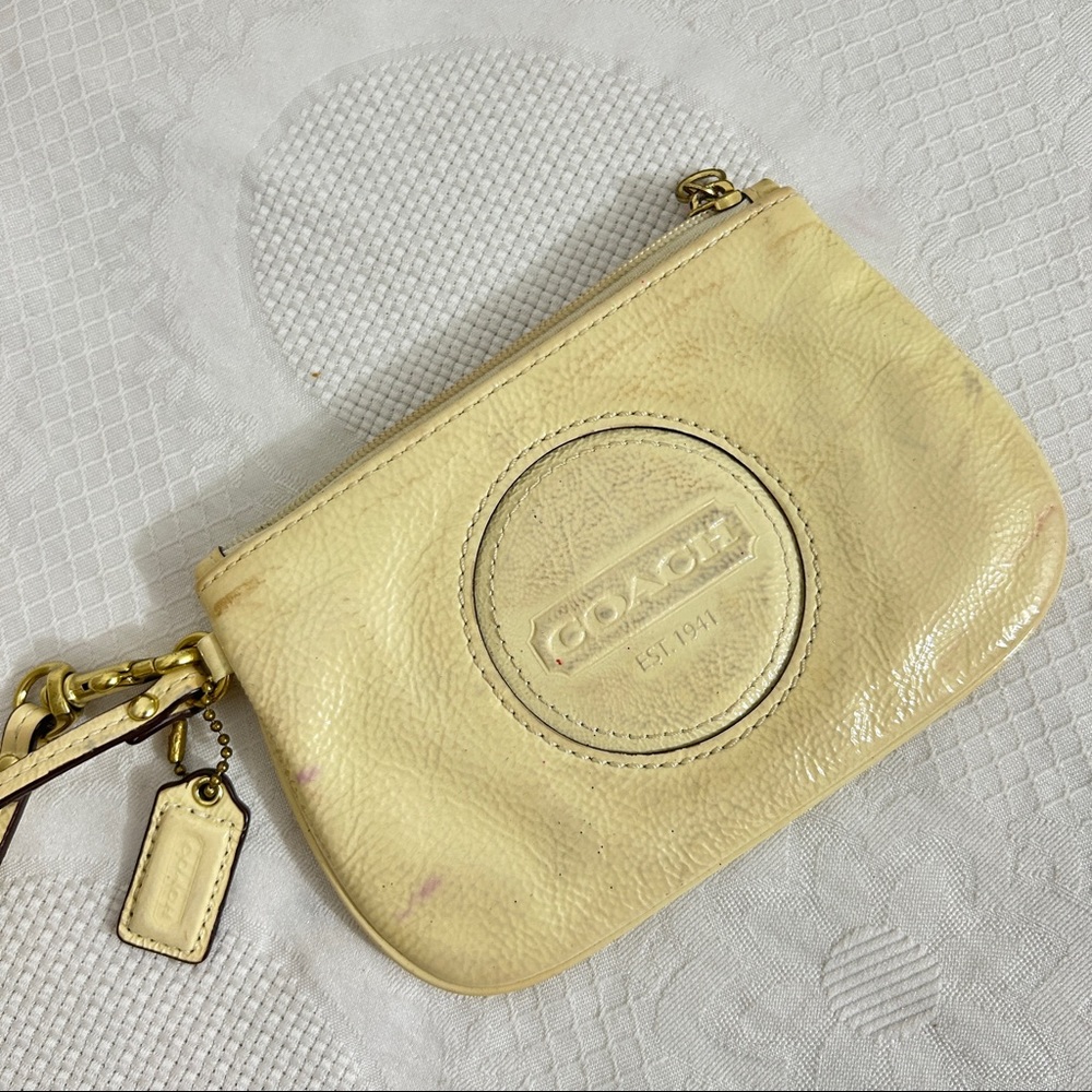 COACH Cream 60's Classic Vintage Glossy Patent Leather Mini Wristlet